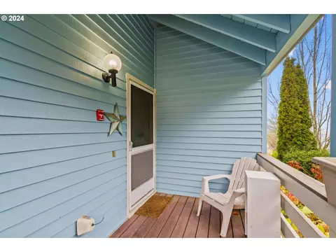 953 Prescott Ln, Springfield, OR 97477