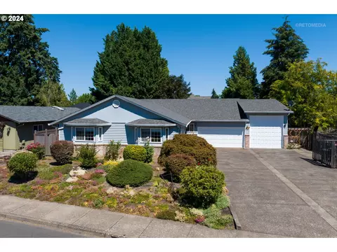 2750 NE Leathers Ln, Mcminnville, OR 97128