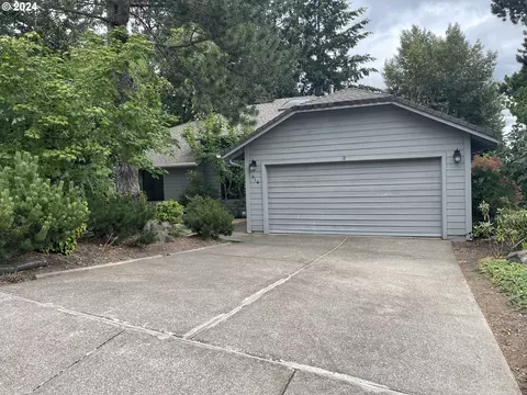 516 Sunwood Dr, Salem, OR 97304