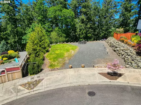 831 Northpoint Loop, Brownsville, OR 97327
