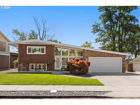 940 E 1st Ave, Camas, WA 98607