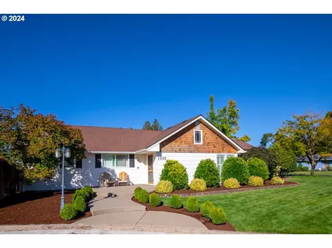 1440 Fetlock Ct, Eugene, OR 97401