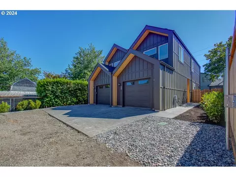 22039 SE Ash St, Gresham, OR 97030