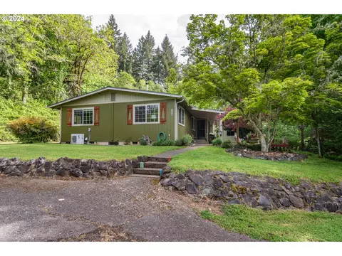 189 Swanie Ln, Glide, OR 97443
