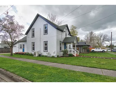 300 W 4th St, Newberg, OR 97132