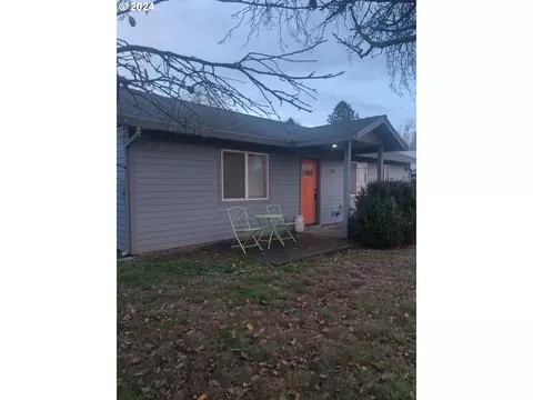 384 N 3rd St, Saint Helens, OR 97051