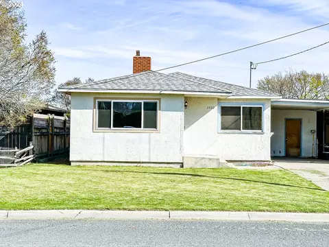 2530 D St, Baker City, OR 97814