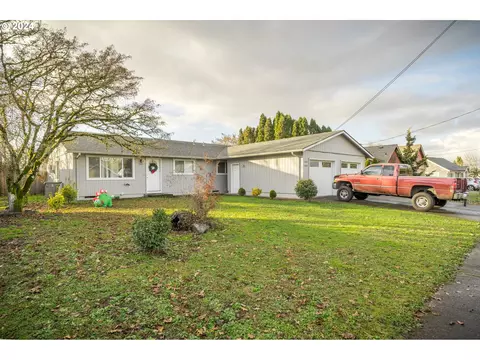 1662 Sherman St SE, Albany, OR 97322