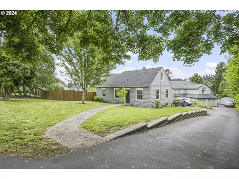 3992 SE Lake Rd, Milwaukie, OR 97222