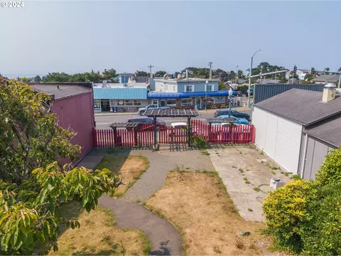 19500 NE Tl Highway 101, Lincoln City, OR 97367
