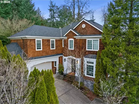 17625 Woodhurst Pl, Lake Oswego, OR 97034
