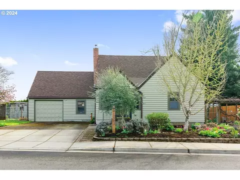 1338 N Maple St, Canby, OR 97013