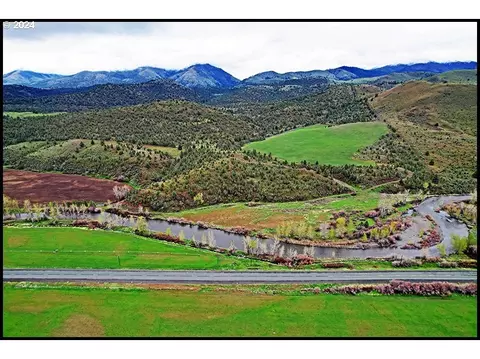 50889 Highway 26, Mount Vernon, OR 97865