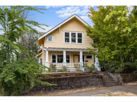 4017 SE Raymond St, Portland, OR 97202