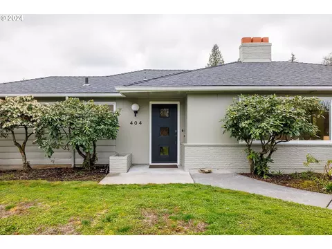404 SW Troy St, Portland, OR 97219