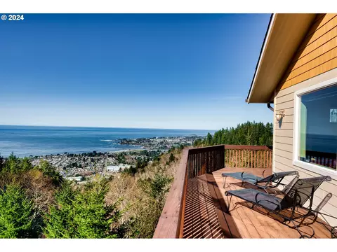 98555 Harbor Hills Hts, Brookings, OR 97415