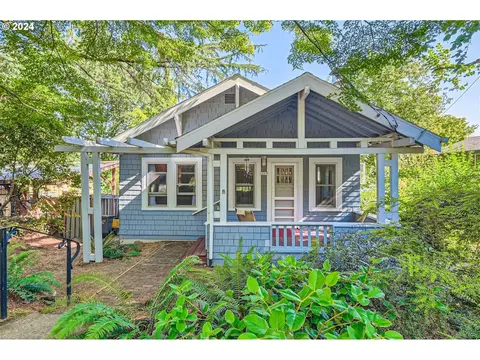 1217 SW Hume St, Portland, OR 97219