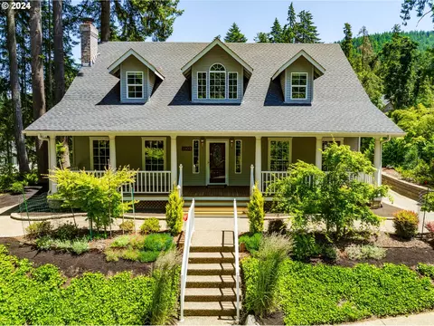 1103 S 68th Pl, Springfield, OR 97478