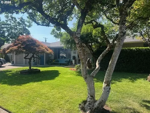 187 Greenvale Dr, Springfield, OR 97477