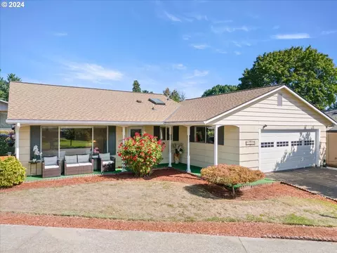 12030 SW Queen Elizabeth St, King City, OR 97224