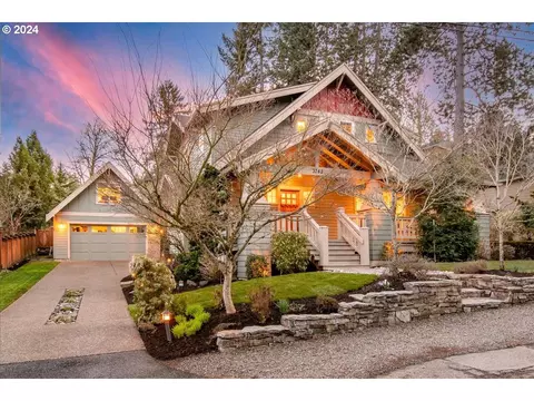 3742 SW Coronado St, Portland, OR 97219