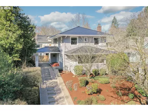 3625 E Burnside St, Portland, OR 97214