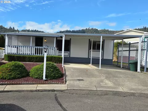 812 Shadow Ranch Ln, Roseburg, OR 97470