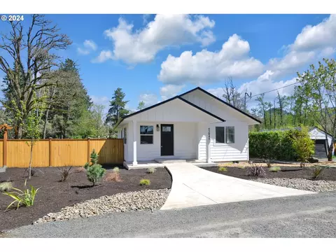 92045 Maple Ln, Springfield, OR 97478