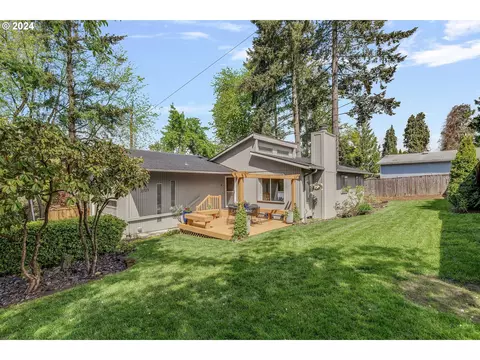 2725 SW Hume St, Portland, OR 97219
