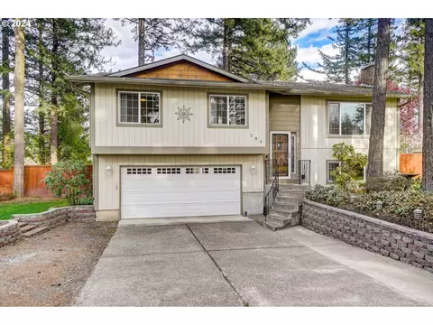 806 SW Spence Rd, Troutdale, OR 97060