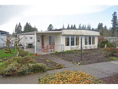 11774 SW Royal Villa Dr, Portland, OR 97224