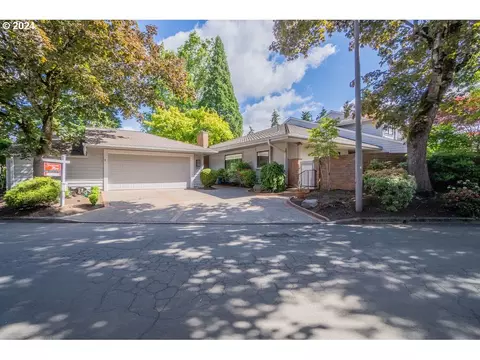 7915 SW Fairway Dr, Wilsonville, OR 97070