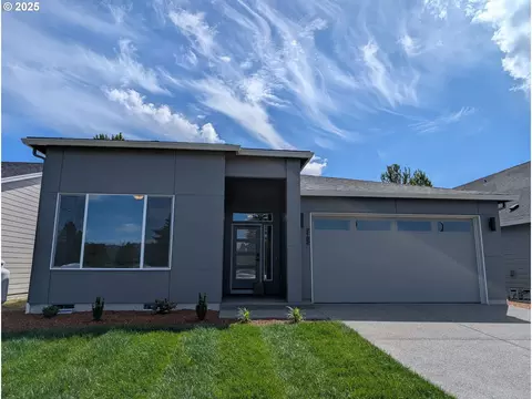 2182 S River Rd, Kelso, WA 98626