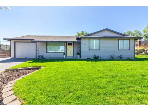 1135 Carolina Rd, Umatilla, OR 97882