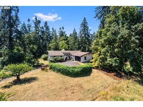 4109 Silver Falls Dr NE, Silverton, OR 97381