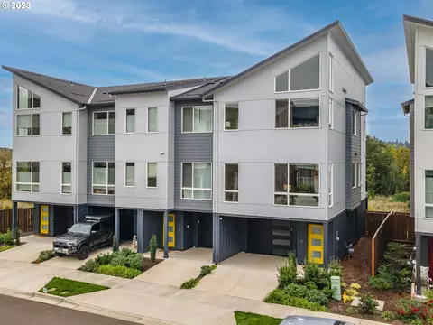 17100 SW Albatross Ln, Beaverton, OR 97007
