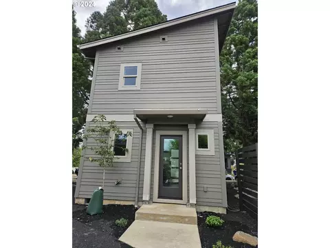 3701 Village Center Dr, Salem, OR 97302