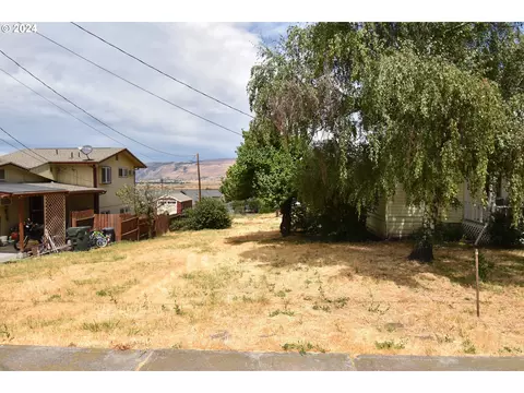 0 E 14 St #2, The Dalles, OR 97058