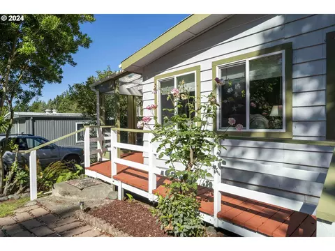 5405 NW Pacific Coast Hwy #42, Waldport, OR 97394