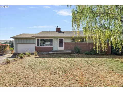 421 NE Columbia St, White Salmon, WA 98672