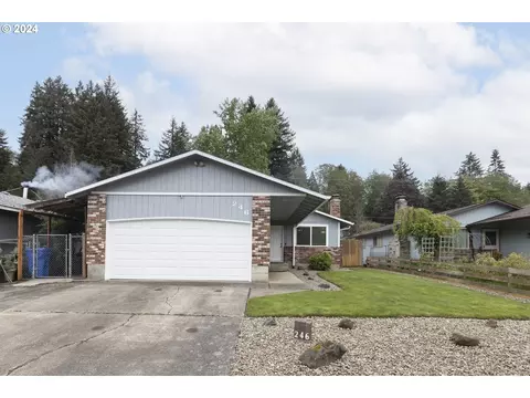 246 SE Pierce St, Estacada, OR 97023