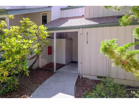 2119 Hawkins Ln, Eugene, OR 97405