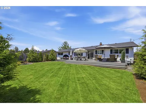 Exterior - 562 Warrington Ave, Eugene, OR 97404 photo 6 of 10