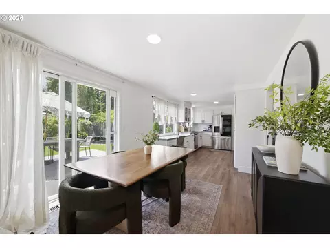 Dining - 562 Warrington Ave, Eugene, OR 97404 photo 2 of 2