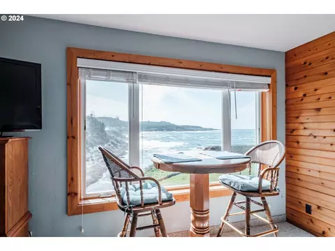 20 NW Sunset M3 St, Depoe Bay, OR 97341