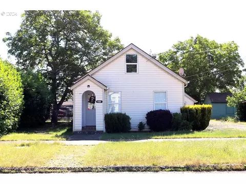 1140 SE Lewis St, Dallas, OR 97338