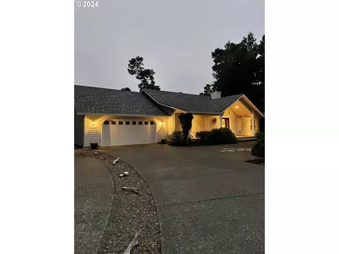 87872 Limpit Ln, Florence, OR 97439