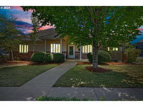 3145 Park Wood Dr, Eugene, OR 97408