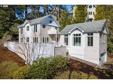 1707 SW Terrace Dr, Portland, OR 97201