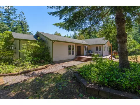89351 Sunny Loop Ln, Bandon, OR 97411